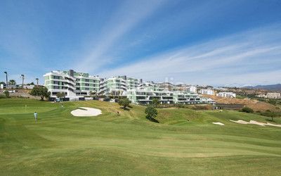 Foto a35e8934-e5a4-4ab2-ada8-992d651359b9. Apartament amb calefacció aparcament piscina a la cala Mijas Mijas