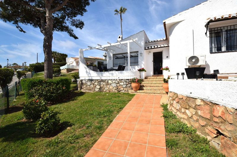 Foto fc057d44-5b44-45b1-a6e5-234865fa1b0c. Xalet amb calefacció piscina a la cala Mijas Mijas