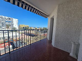 Apartament a Arroyo de la Miel. Apartamento en planta media de 2 dormitorios en benalmadena