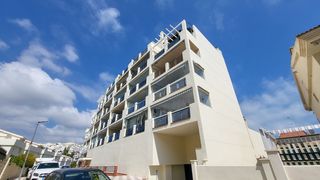 Apartament a Arroyo de la Miel. Apartamento en planta media de 2 dormitorios en benalmadena