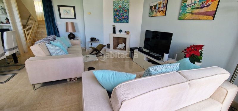 Foto b66ce3fd-c2d4-422e-afcb-750f4d15460d. Casa adossada amb calefacció aparcament piscina a Marbella