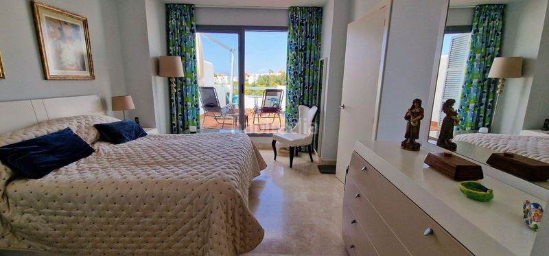 Foto edf066e0-b2d4-42dd-911b-00ef5787c5eb. Casa adossada amb calefacció aparcament piscina a Marbella