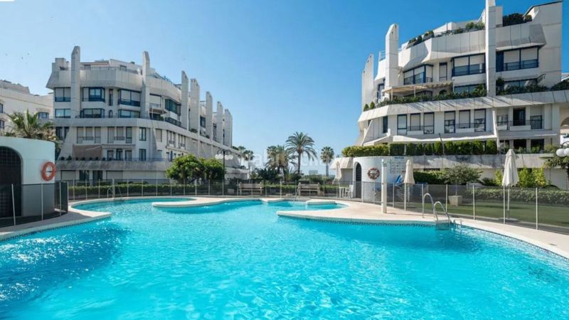 Foto 55cf9037-a4a7-4c81-99c6-1174f07c38d1. Dúplex amb calefacció aparcament piscina a Aloha Marbella