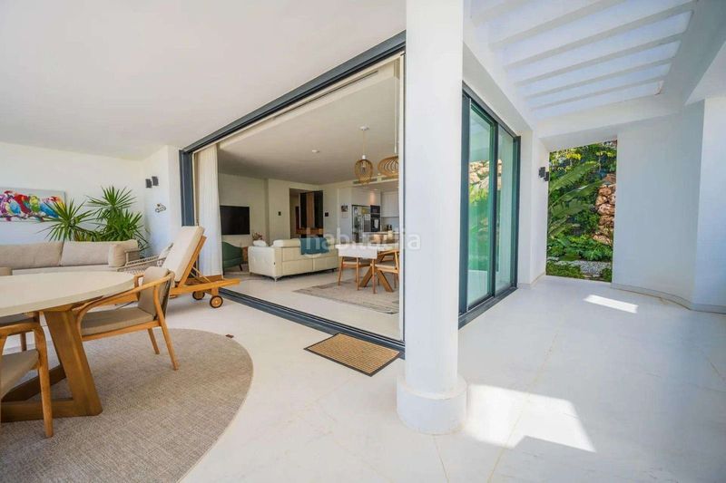 Foto 5730811d-f81c-4e64-ba99-80b35fc381f9. Planta baixa amb calefacció aparcament piscina a Marbella