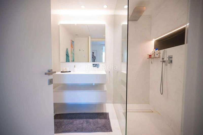 Foto 8e275598-a6d5-40d5-9730-09a2dde0a6de. Planta baixa amb calefacció aparcament piscina a Marbella