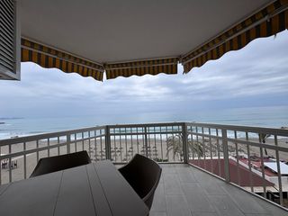 Apartament a Centro ciudad. Apartamento en planta media de 1 dormitorios en fuengirola