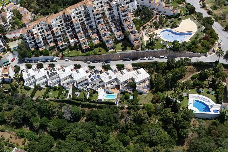 Foto 3edee402-0b1d-47d4-bd21-8b933725c7c7. Casa pareada  de 4 dormitorios en Calahonda en Mijas