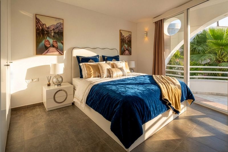 Foto b8fc2f90-54c2-4ece-ad33-00977b3de1cb. Casa pareada  de 4 dormitorios en Calahonda en Mijas