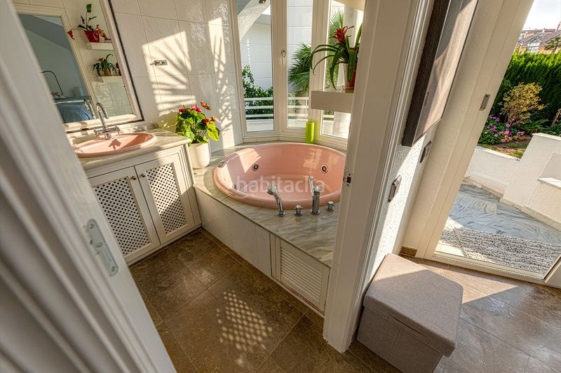 Foto eb1af3d8-7924-4ac7-ab56-8604fa95e326. Casa pareada  de 4 dormitorios en Calahonda en Mijas