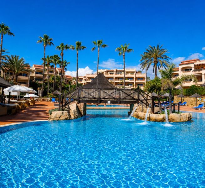 Foto 1871f5f6-80d1-479d-8e47-a002f1d910e7. Dúplex amb calefacció piscina a Centro Mijas