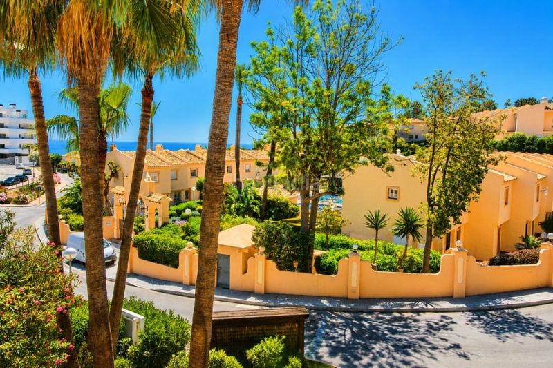 Foto 810c6174-b0e3-4508-abd8-6121e61d614e. Dúplex amb calefacció piscina a Centro Mijas