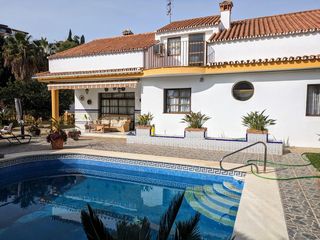 Chalet en Arroyo de la Miel. Villa aislada de 5 dormitorios en benalmadena