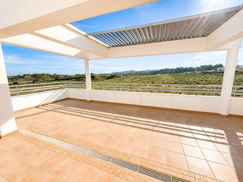 Foto b45c7cc1-9fd5-4bce-8e33-c6bf56482ec3. Àtic amb calefacció aparcament piscina a la cala Mijas Mijas
