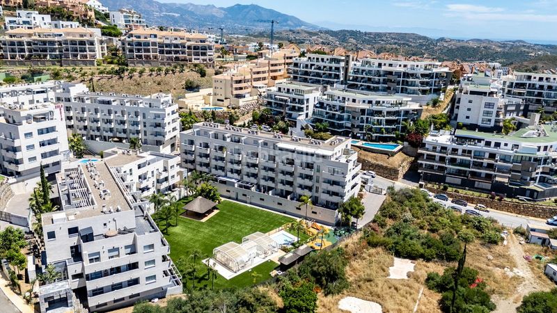 Foto 49e2c3d2-5790-41ee-a1e6-b93224cf11c3. Apartament amb calefacció aparcament piscina a Riviera del Sol Mijas