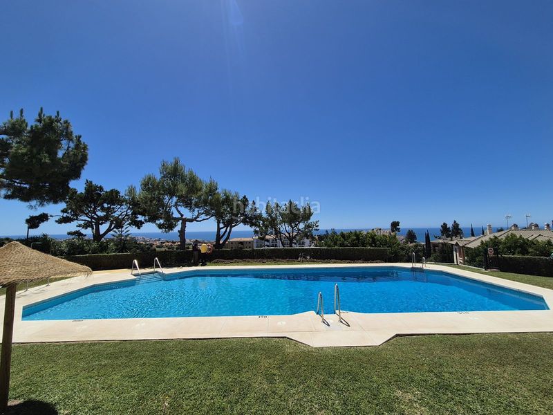 Foto 21a1dec6-99a7-4aaf-96d8-e61042a69046. Àtic amb calefacció aparcament piscina a Calahonda Mijas