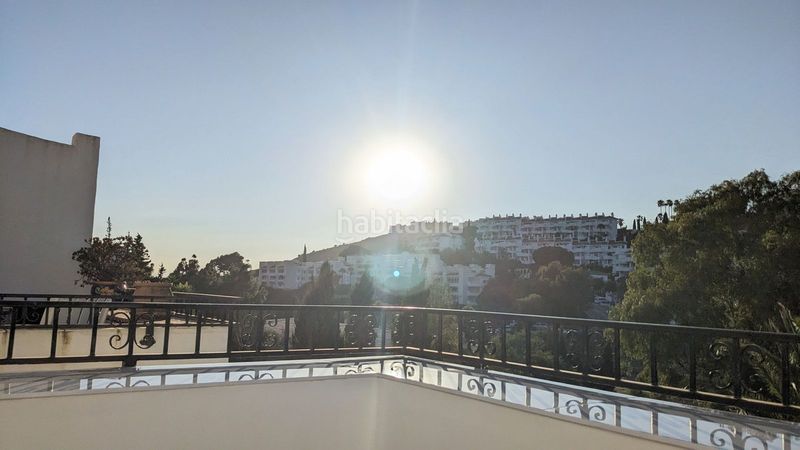Foto 5ba6e039-140d-4fb4-8ab3-78c49585d989. Àtic amb calefacció aparcament piscina a Calahonda Mijas