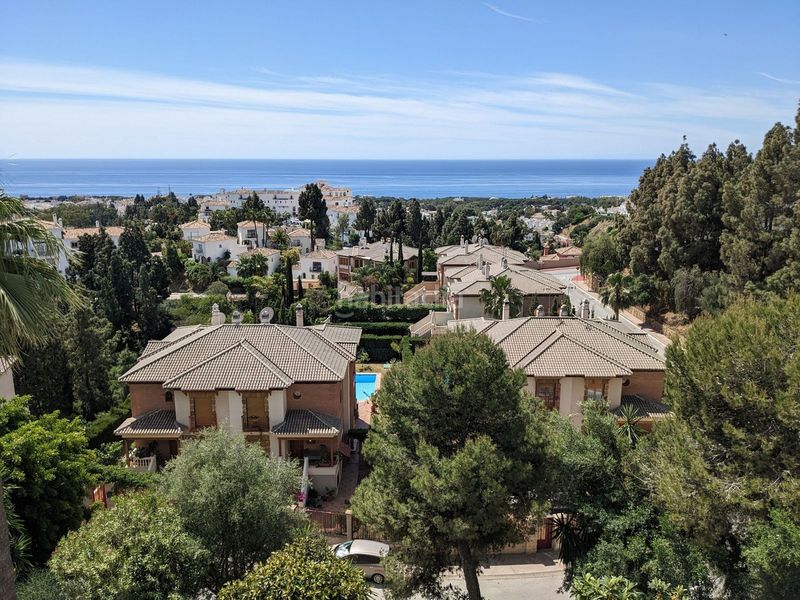 Foto e411e9e8-20fa-47e7-8a32-73b151f89519. Àtic amb calefacció aparcament piscina a Calahonda Mijas