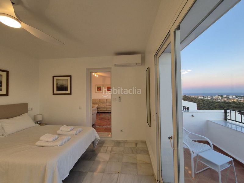 Foto f201c41b-c58a-4cce-8181-7d46760970c3. Àtic amb calefacció aparcament piscina a Calahonda Mijas