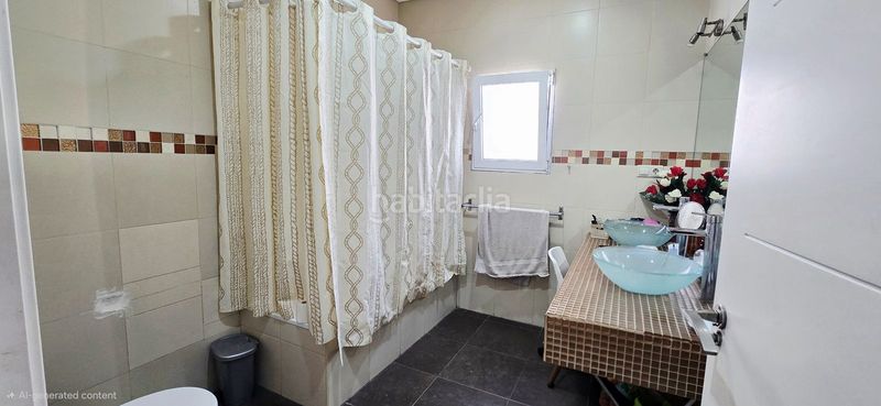 Foto 6f2e2e19-4c60-4618-93b6-fbd71a2b227e. Xalet amb calefacció aparcament piscina a Centro Mijas