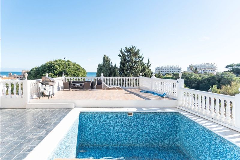 Foto a58b3589-7279-4c76-ad23-5e2a984ffcac. Xalet amb calefacció aparcament piscina a Centro Mijas