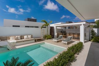 Casa aparellada a Riviera del Sol. Casa pareada de 3 dormitorios en riviera del sol