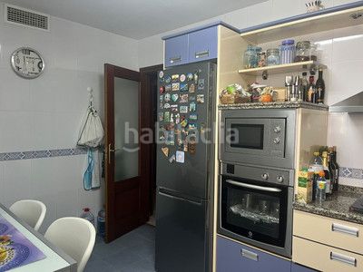 Foto 2a3590f0-90c6-4f84-bd4e-cc6b75ab406f. Àtic amb calefacció aparcament a Centro Mijas