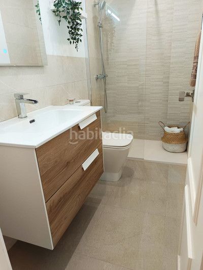 Foto f54bb003-6778-4eb0-935b-112862a28cf0. Casa adossada amb calefacció aparcament piscina a Mijas