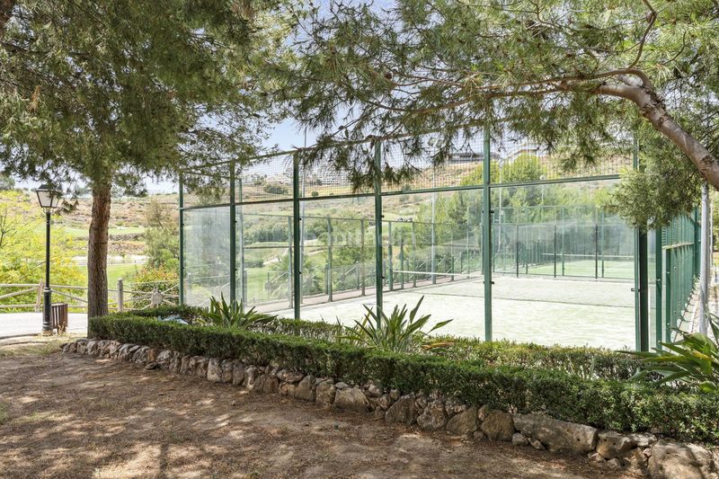 Foto 924be601-c25b-431e-bf72-749515447de2. Planta baixa amb calefacció aparcament piscina a Mijas