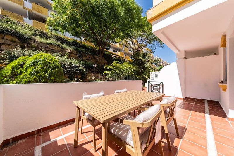 Foto ea11fcf2-d4be-406d-bf78-159623f996e2. Planta baixa amb calefacció aparcament piscina a Mijas