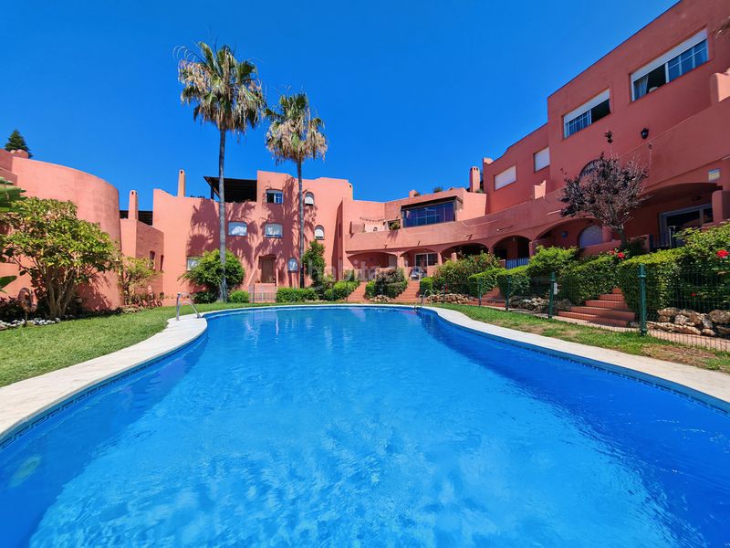 Foto 2a7d2ea1-3d13-47c8-a54c-3791f77ba115. Dúplex amb calefacció aparcament piscina a Aloha Marbella