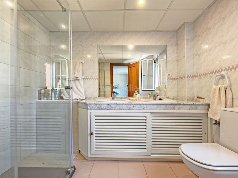 Foto d5fda157-3d24-4609-97f1-cfc40124ee9a. Dúplex amb calefacció aparcament piscina a Aloha Marbella