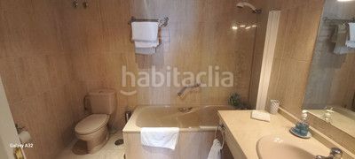 Foto 445b2678-219a-4f09-8b31-663f27a5e91c. Àtic amb calefacció aparcament piscina a Marbesa Marbella