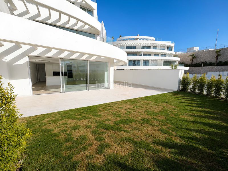 Foto fdac74b6-5ea7-4846-9a29-a75f8fea7093. Planta baixa amb calefacció aparcament piscina a Mijas