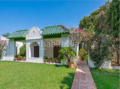 Foto 0467cc08-6fa3-4df7-a818-28e5edd004e8. Xalet amb aparcament a Cabopino - Artola Marbella