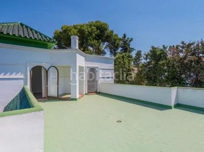 Foto c2e97183-486b-41d8-a6d0-6a09224be54a. Xalet amb aparcament a Cabopino - Artola Marbella