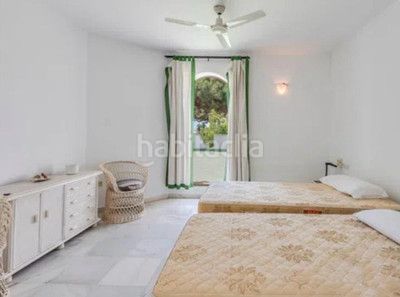 Foto de9abefc-5fac-4d5b-b1b4-fde93064b9a8. Xalet amb aparcament a Cabopino - Artola Marbella