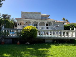 Chalet à Marbesa. Villa aislada de 4 dormitorios en marbesa