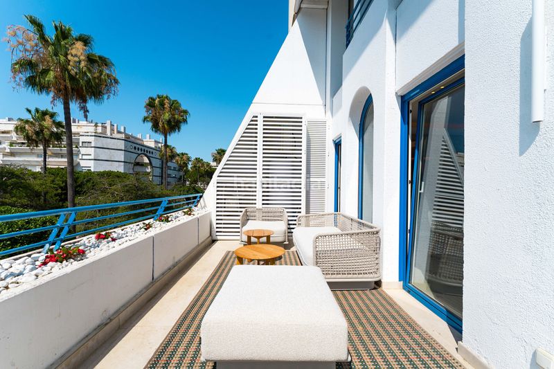 Foto 5793b5fc-3eb1-4ba9-8919-ab7d53c90a8c. Dúplex amb calefacció aparcament piscina a Aloha Marbella