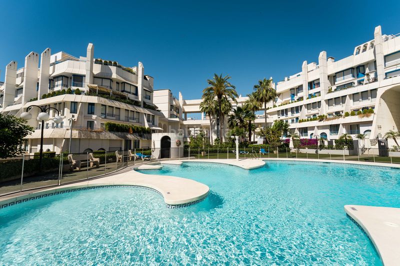 Foto 93696f35-20c7-460f-b468-7da08f970907. Dúplex amb calefacció aparcament piscina a Aloha Marbella