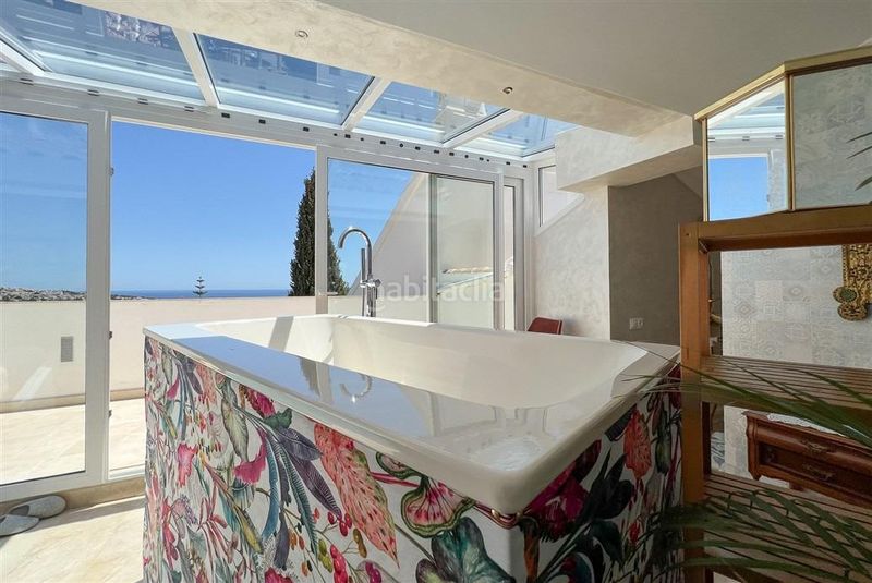 Foto 2fb6a36a-a765-4e48-8912-50390788d43f. Xalet amb calefacció aparcament piscina a Mijas pueblo Mijas