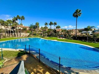 Casa pareada en Riviera del Sol. Casa pareada de 4 dormitorios en riviera del sol
