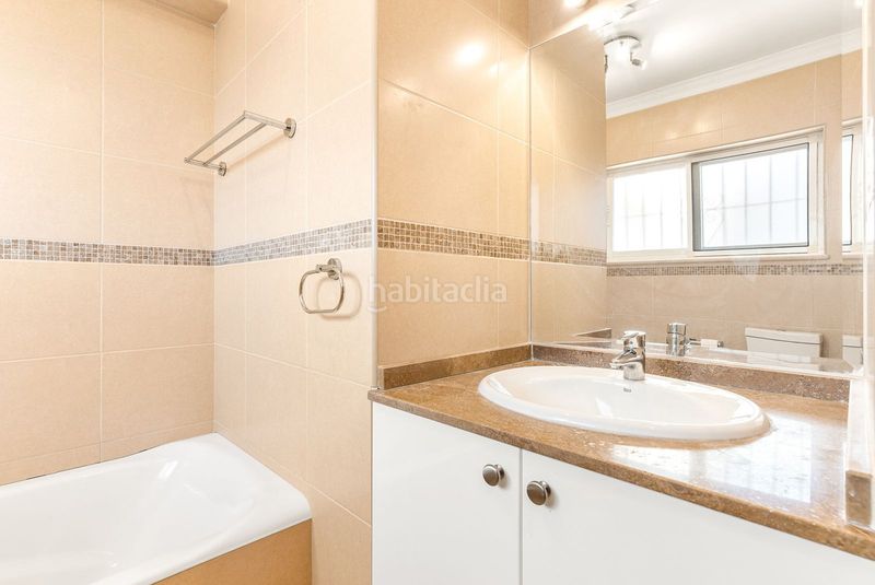 Foto 6828bf2c-8991-40c8-a989-513616e2e697. Xalet amb calefacció aparcament piscina a Calahonda Mijas