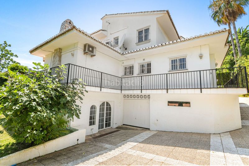 Foto c5c1e636-4dd7-4bdb-9a68-99020c88d66d. Xalet amb calefacció aparcament piscina a Calahonda Mijas