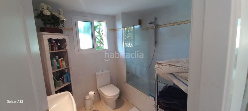 Foto 2557f655-391c-42bd-ae9e-647ce2c00af1. Planta baixa amb calefacció aparcament piscina a Marbella