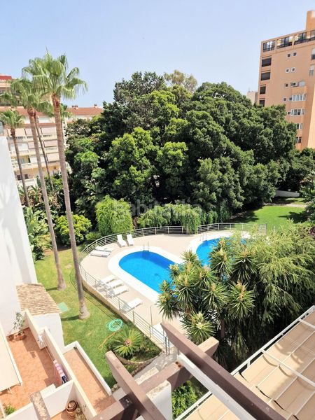 Foto 6b50ab8f-f62b-4779-8d85-0901adce86b6. Àtic amb calefacció aparcament piscina a La Carihuela - Los Nidos Torremolinos