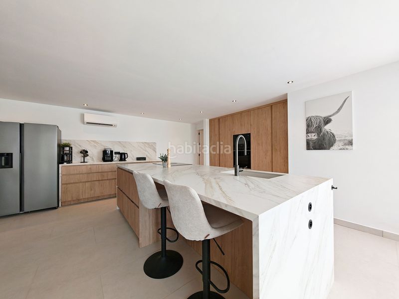 Foto 5c494d83-3ab9-4489-8781-aa26a2a32bcb. Xalet amb calefacció aparcament piscina a Elviria Marbella
