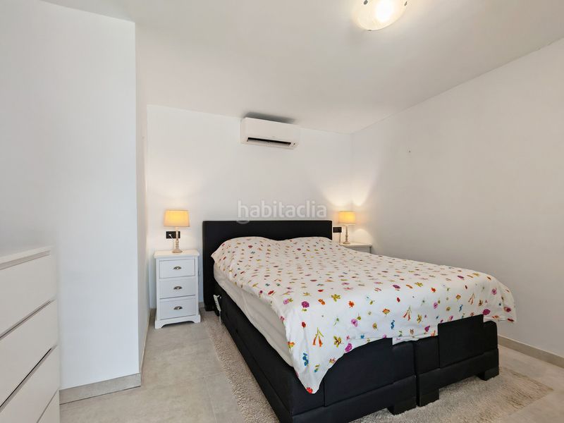 Foto 707f6394-16a8-4b7a-bde4-d6d7edd10959. Xalet amb calefacció aparcament piscina a Elviria Marbella