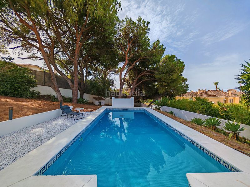 Foto 8ad70d27-6ec8-42ce-8925-17493d0f29c1. Xalet amb calefacció aparcament piscina a Elviria Marbella