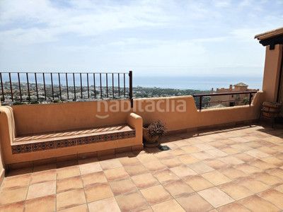 Foto ac2a5dab-18bb-4c71-b5b3-f252906f3394. Àtic amb calefacció aparcament piscina a Calahonda Mijas