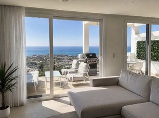 Penthouse in Arroyo de la Miel. Ático de 2 dormitorios en benalmadena